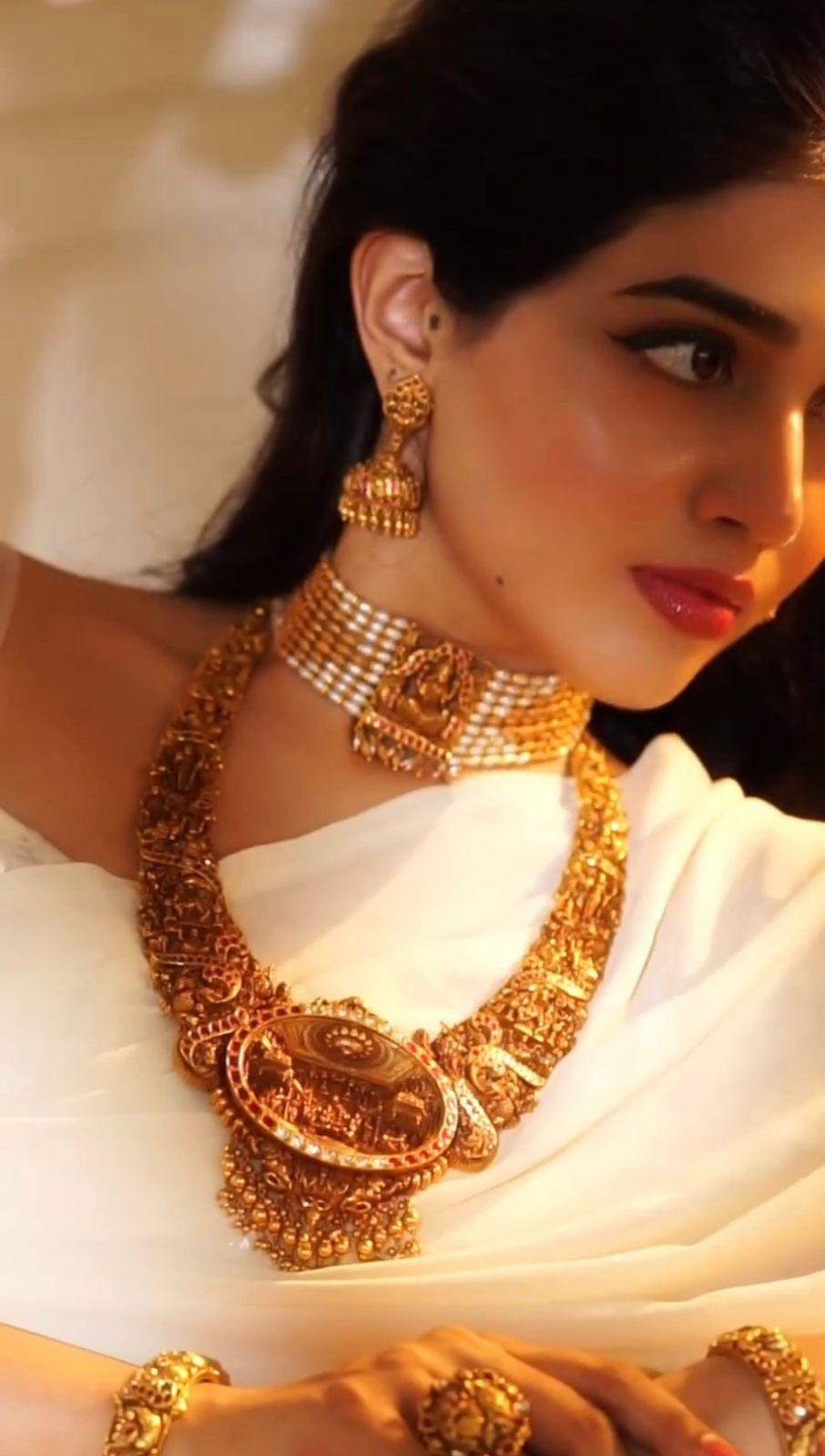 Sapna Singh - Model Portfolio Photo 1