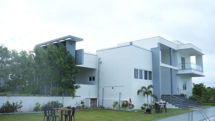 4BHK Villa with Private Pool & Sprawling Lawns Near Bangalore | ( 4 ) — photo 3