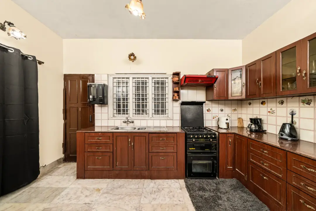 Heritage Haven – 5BHK Vintage Villa with Library — Kitchen