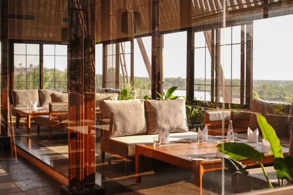 Luxury Hillside Estate with Infinity Pool & Scenic Views – Nandi Hills (1)
