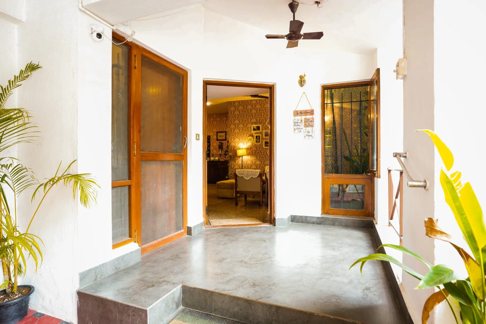 Cine Castle – 4BHK Villa for Shoots in Mg Road — Entrance and Parking