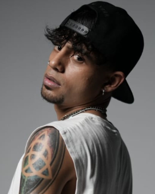 wehzan - Sports Athlete Portfolio Photo 1