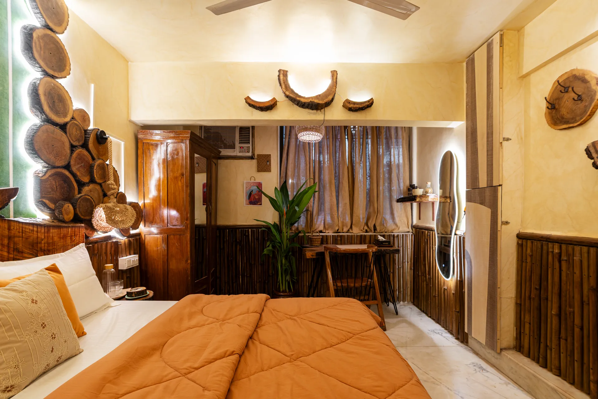 Soho Nest – 4BHK Wooden Retreat with Garden & Fountain — Second Bedroom