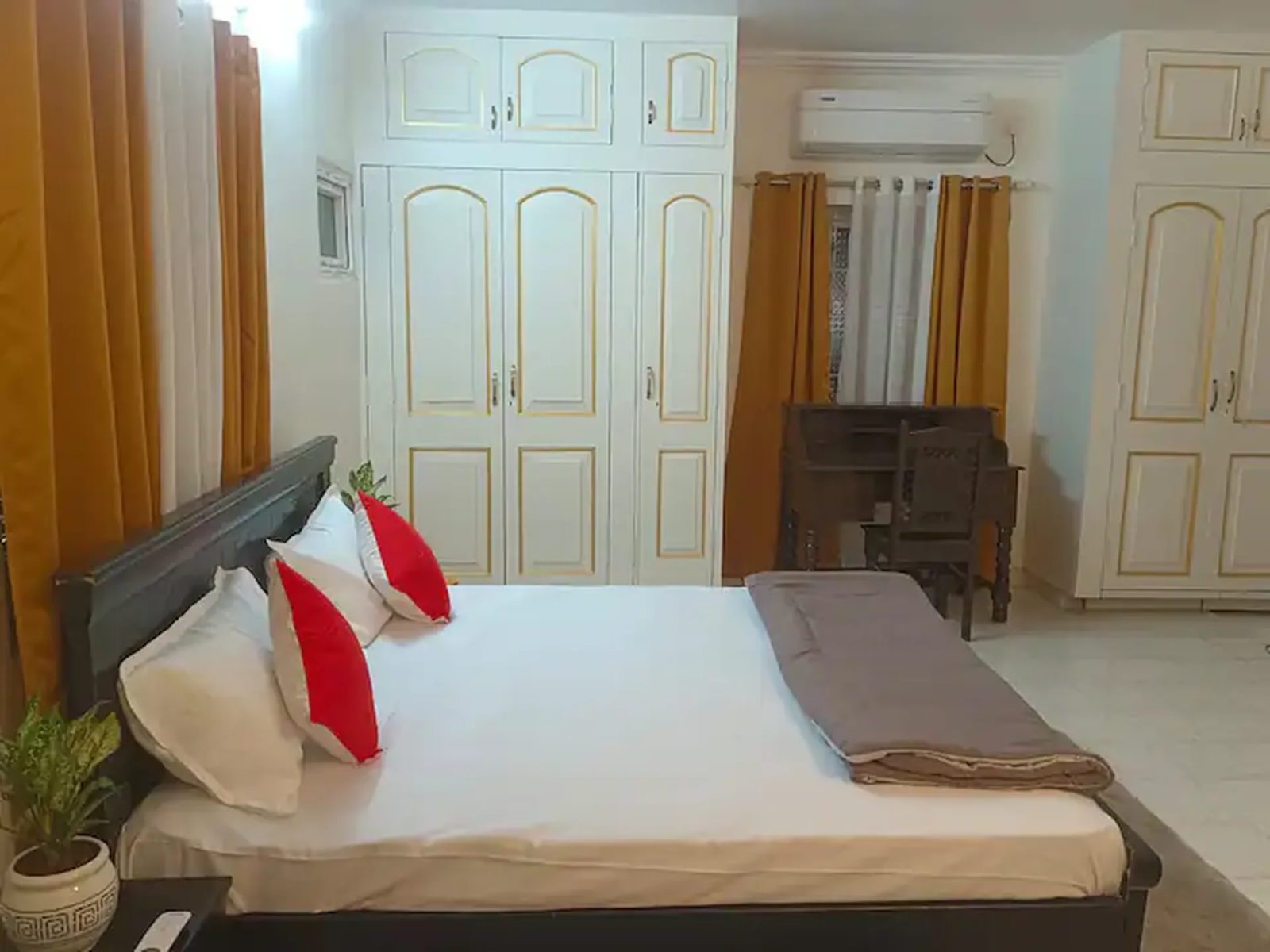 Steller Skyline – 4BHK Villa for Shoots in Shaikpet — Bedrooms