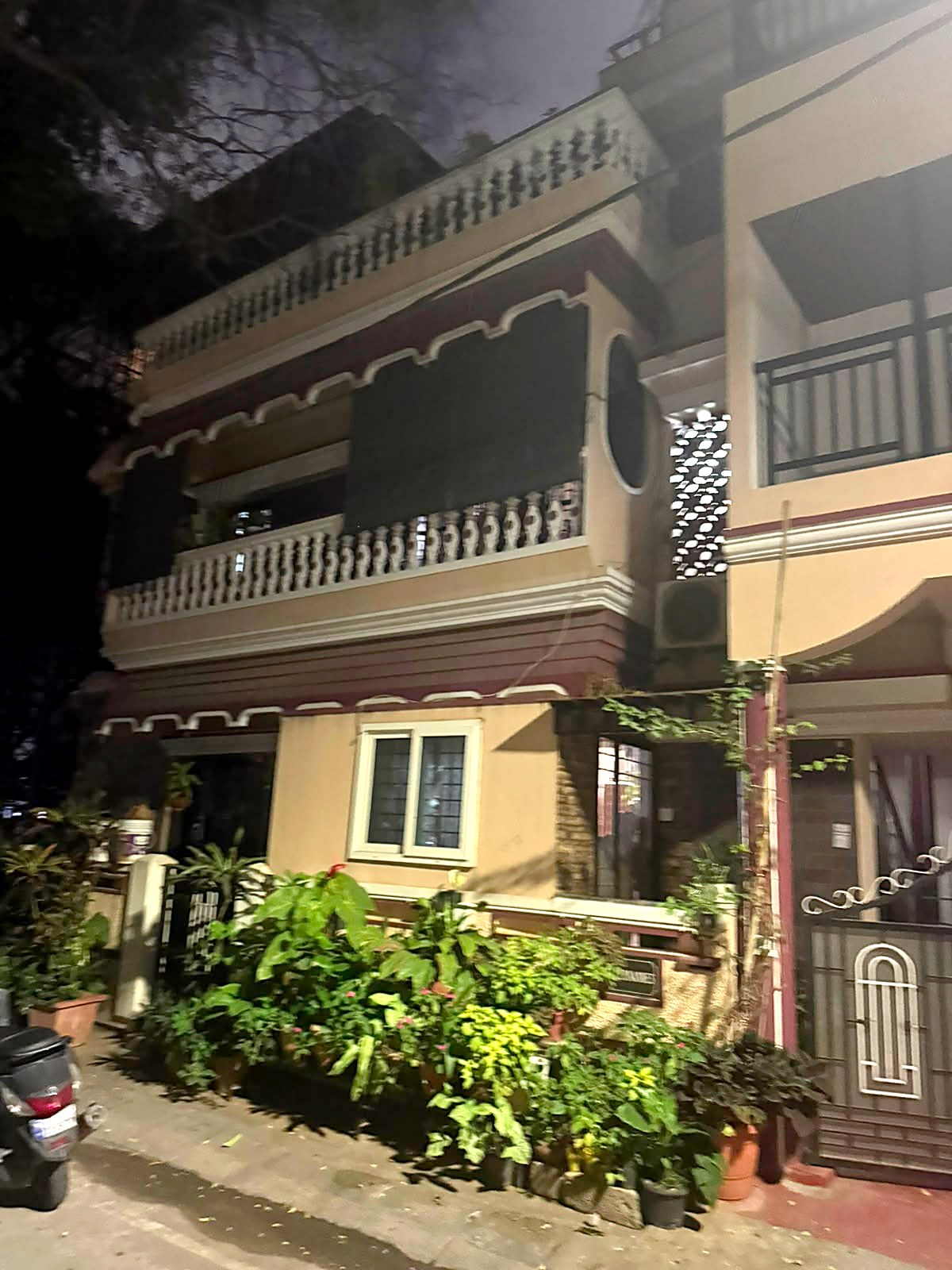 Casa Balustrade – Two-Flat Heritage-Style Family Home with Rooftop Terrace for Shoots in Bengaluru — Exterior & Facade