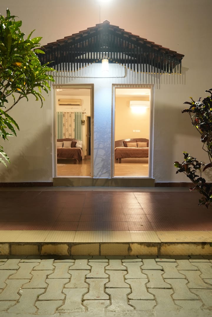 Farmhouse Resort with Pool, Pavilion, Bar and Game Room (  7 ) — photo 4