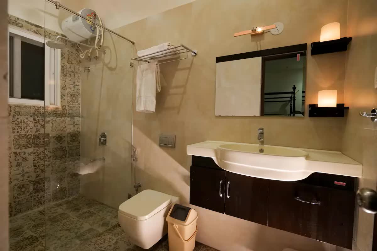 Boutique Pool Villa with Waterfall and Tropical Garden 8 — Two Luxury Ensuite Bathrooms