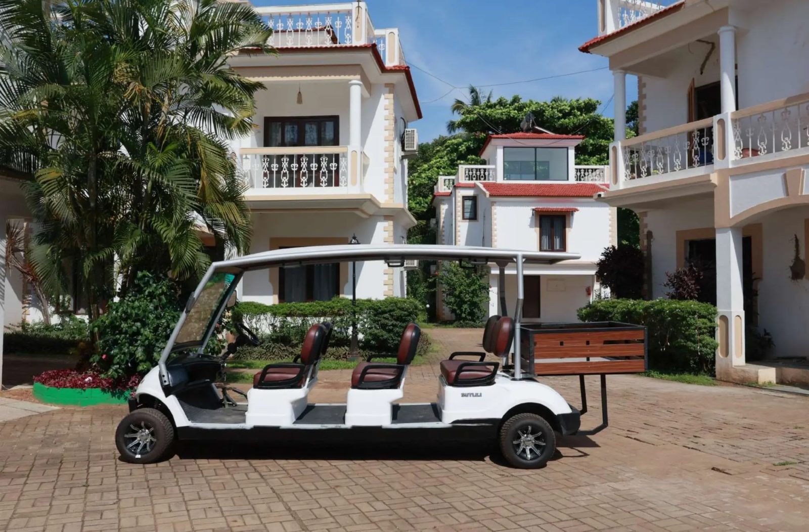 Euphoria X Richmonde – 3BHK Villa for Shoots in Calangute — Entrance Parking