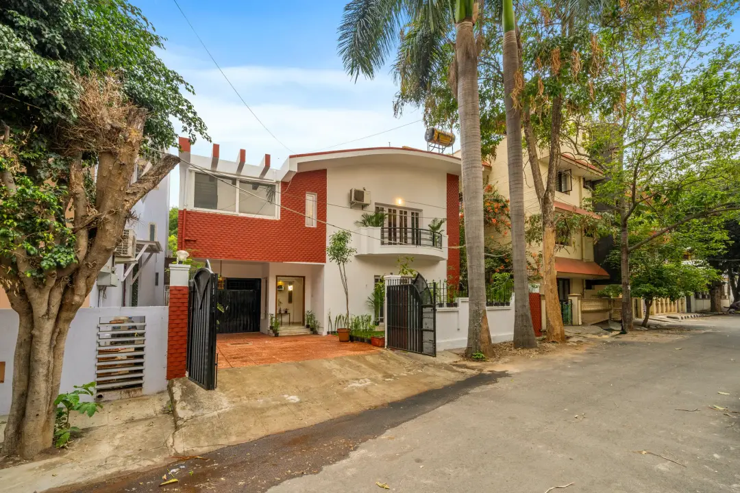 Palm Paradise – 4BHK Garden Villa with Bar Station & Workspace — photo 2