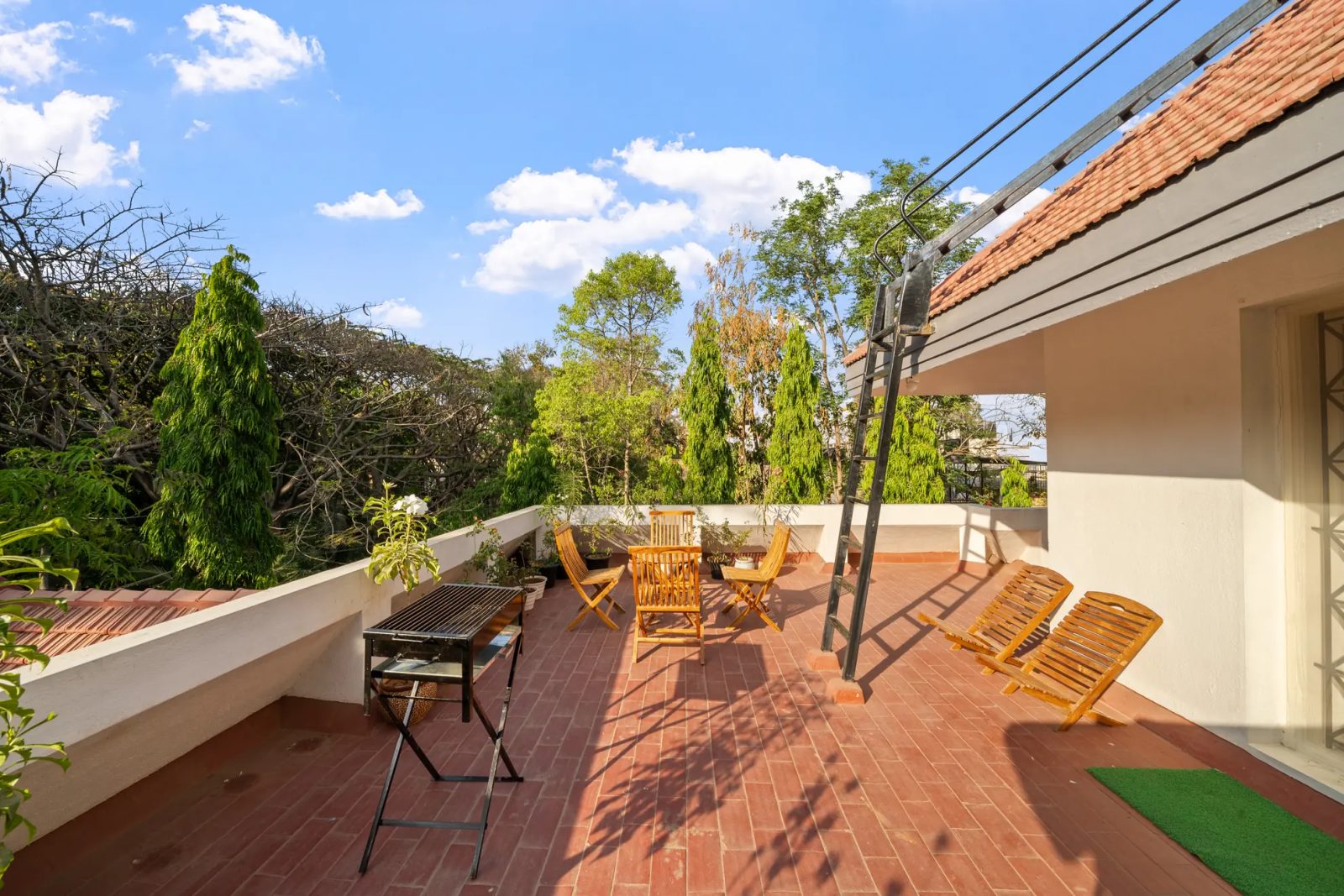 Sunflower Skyline – 2BHK Home for Shoots in Koramangala — Outdoor Patio