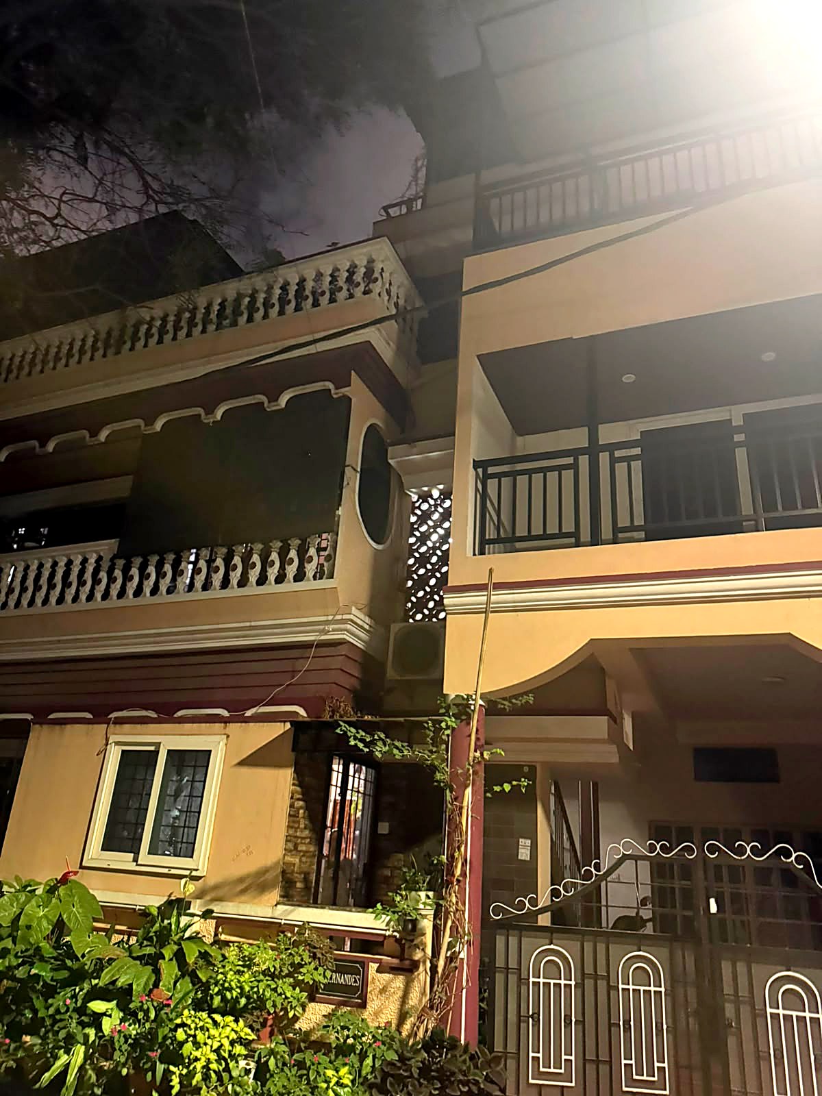 Casa Balustrade – Two-Flat Heritage-Style Family Home with Rooftop Terrace for Shoots in Bengaluru — Exterior & Facade