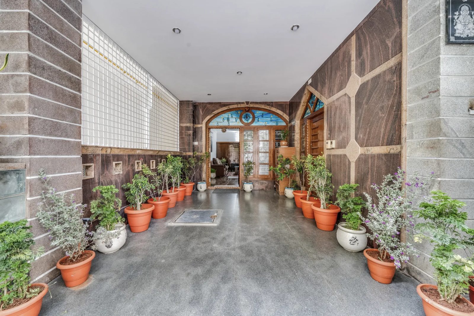 Mansion Bay – 4BHK Villa for Shoots in HSR Layout — bay-Exterior and Parking