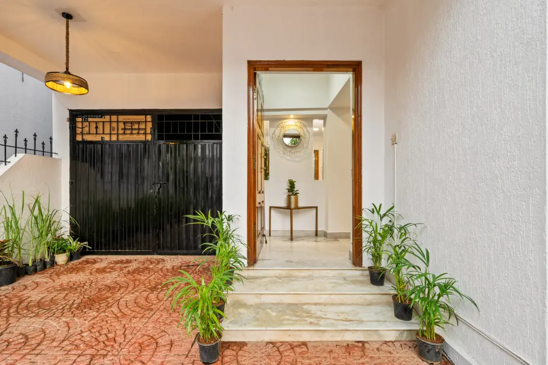 Palm Paradise – 4BHK Garden Villa with Bar Station & Workspace — photo 5