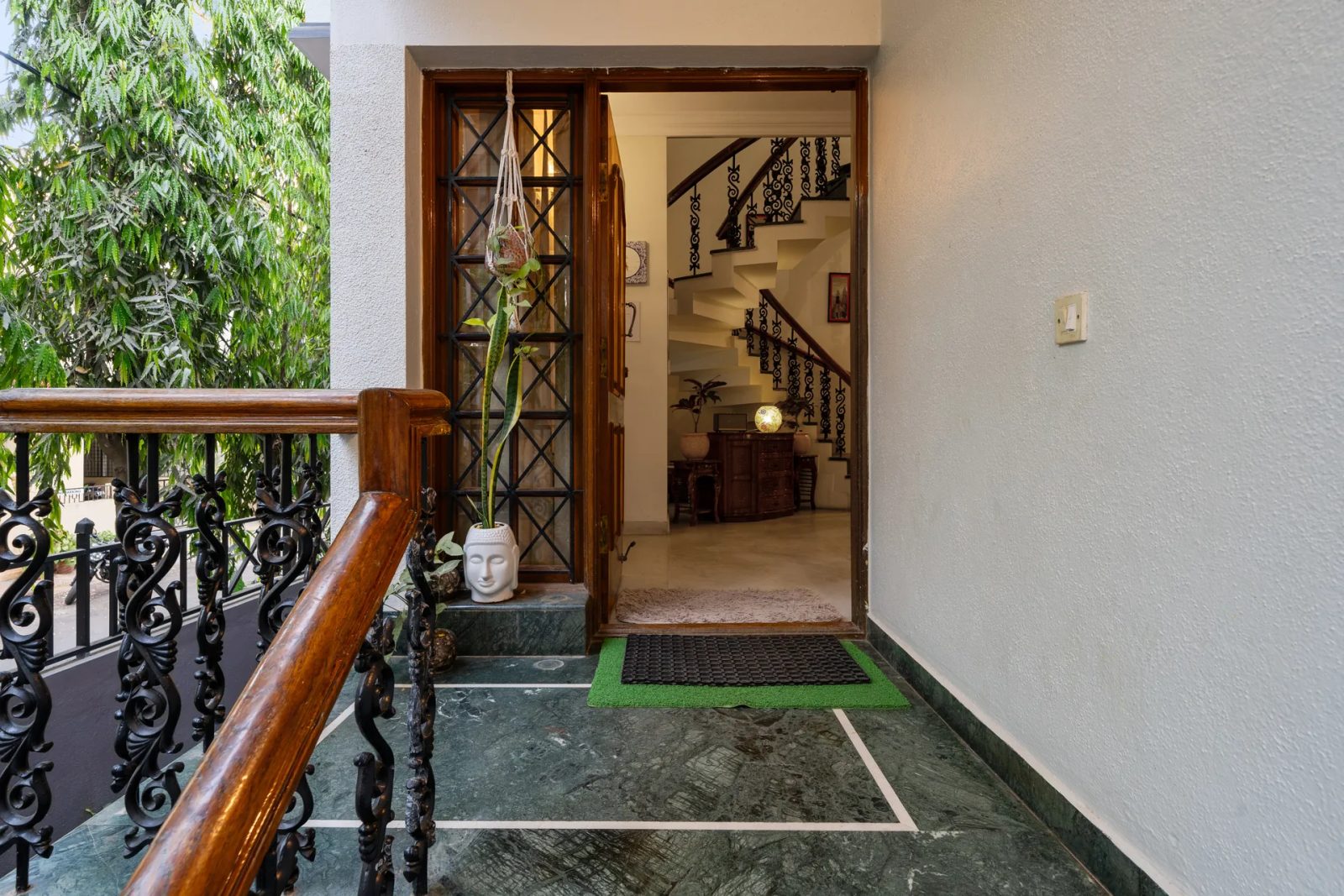 Urban Escape – 4BHK Villa for Shoots in Koramangala — escape-Entrance and Parking