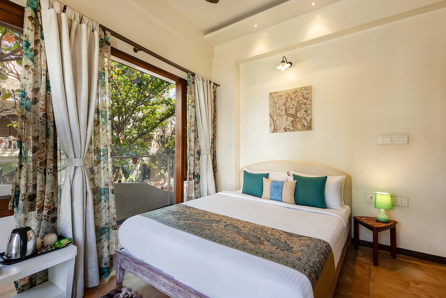 Earthy Bohemian Apartment with Bas-Relief Murals, HRBR Layout — Gaia Room