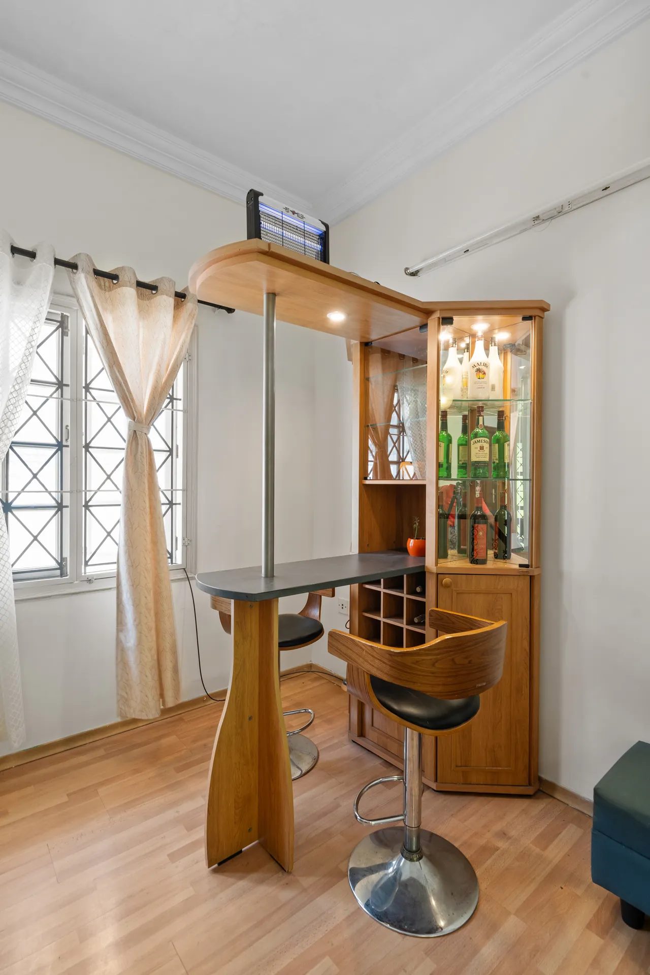 Urban Escape – 4BHK Villa for Shoots in Koramangala — escape-pool table n bar