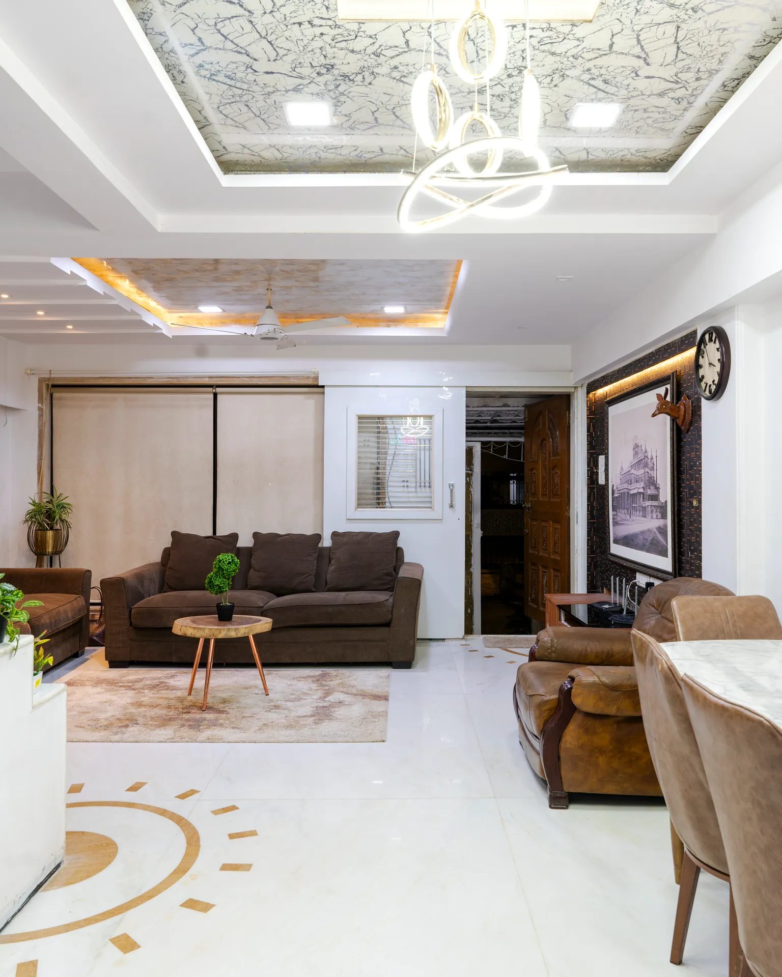 Pearl Palace – 4BHK Villa for Shoots in Andheri West — palace-Living Area