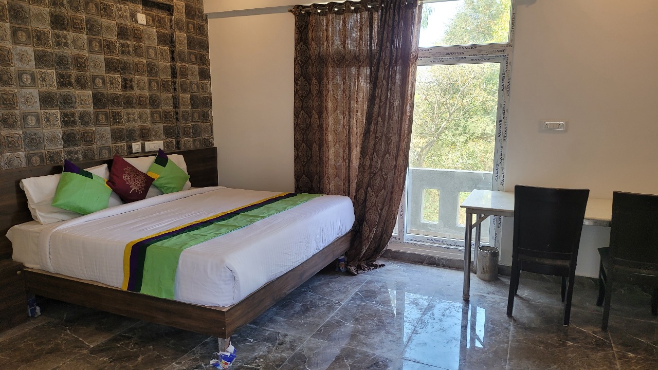 Vill Resort — Grand Halls, Pool & Lush Grounds ( 5 ) — Bedrooms - Furnished Suite Bedrooms