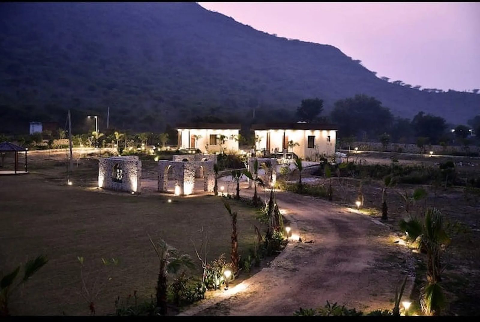 Nirmal Farmstay – 3BHK Villa for Shoots in Khori — Entrance and Parking