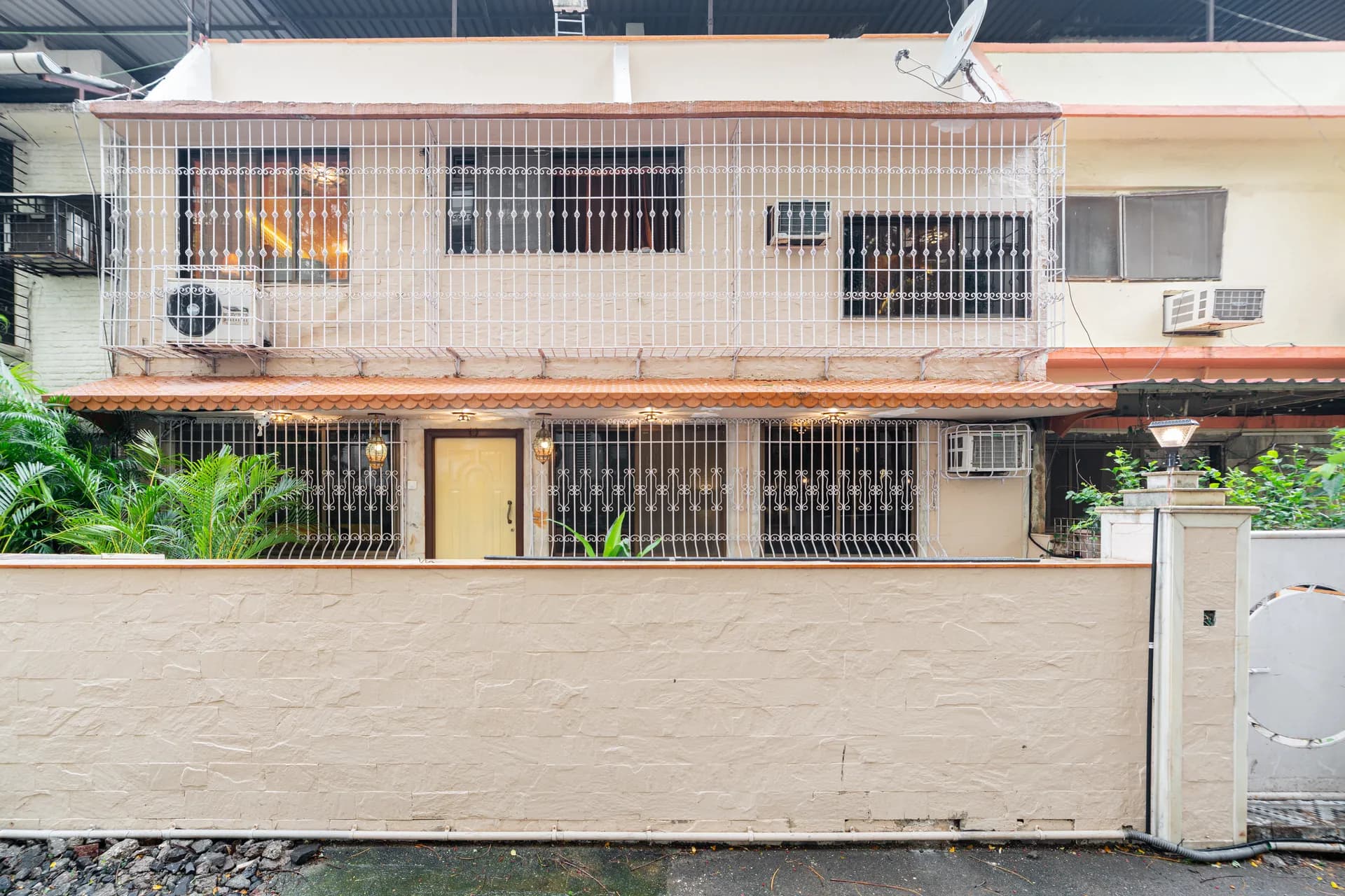 Soho Nest – 4BHK Wooden Retreat with Garden & Fountain — photo 3
