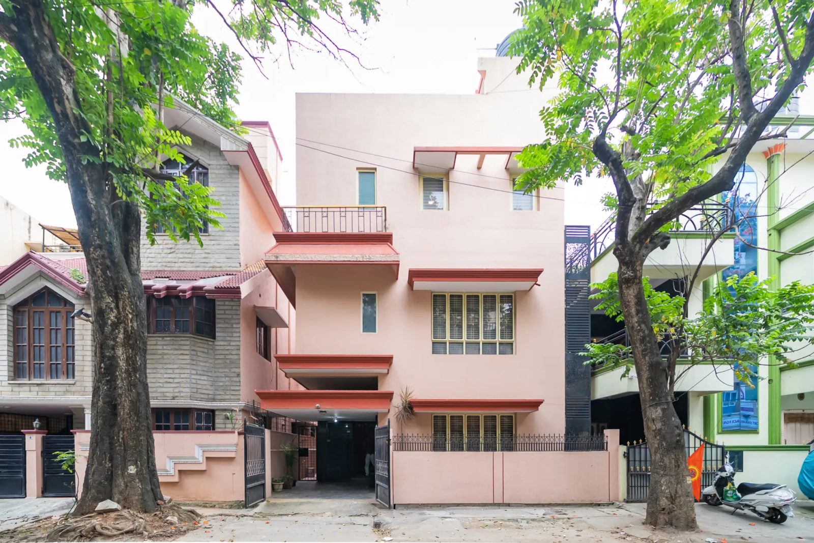 Namma Morocco – 4BHK Villa for Shoots in Cambridge Layout — Entrance and Parking