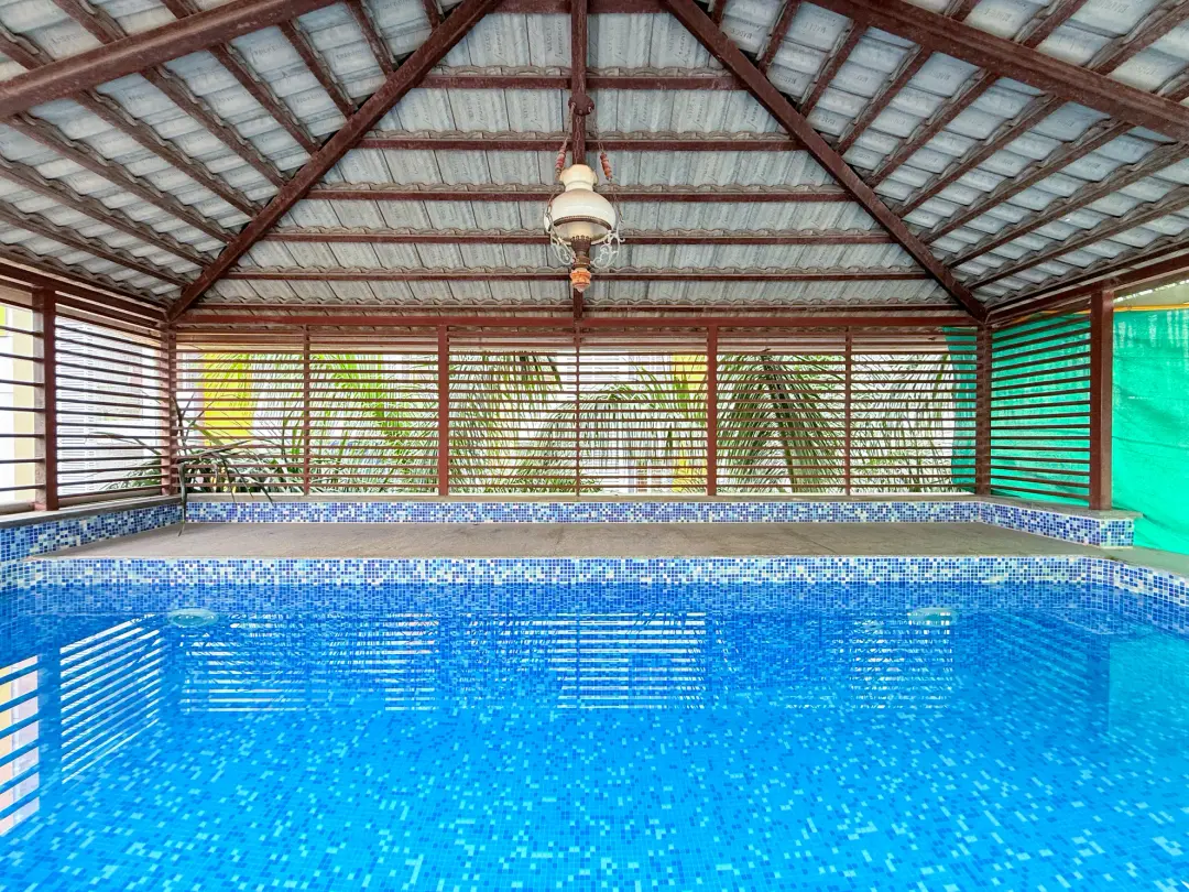 Lagoon Luxe – 4BHK Luxury Villa with Rooftop Pool — photo 2