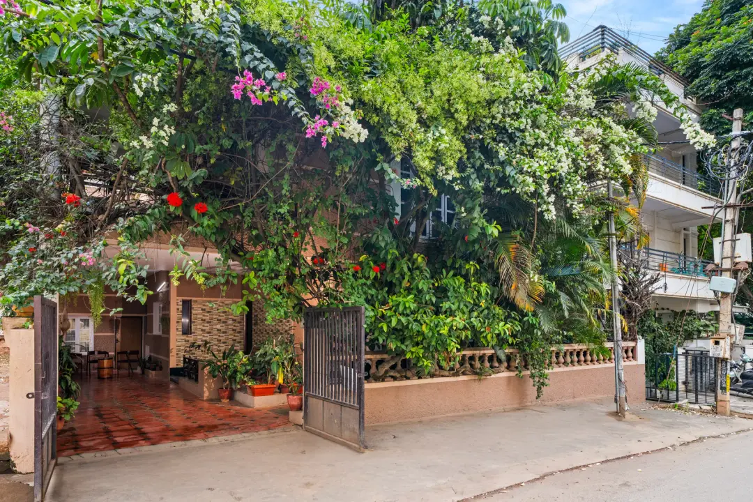 Bougain Blossom – 4BHK Luxe Retro Villa