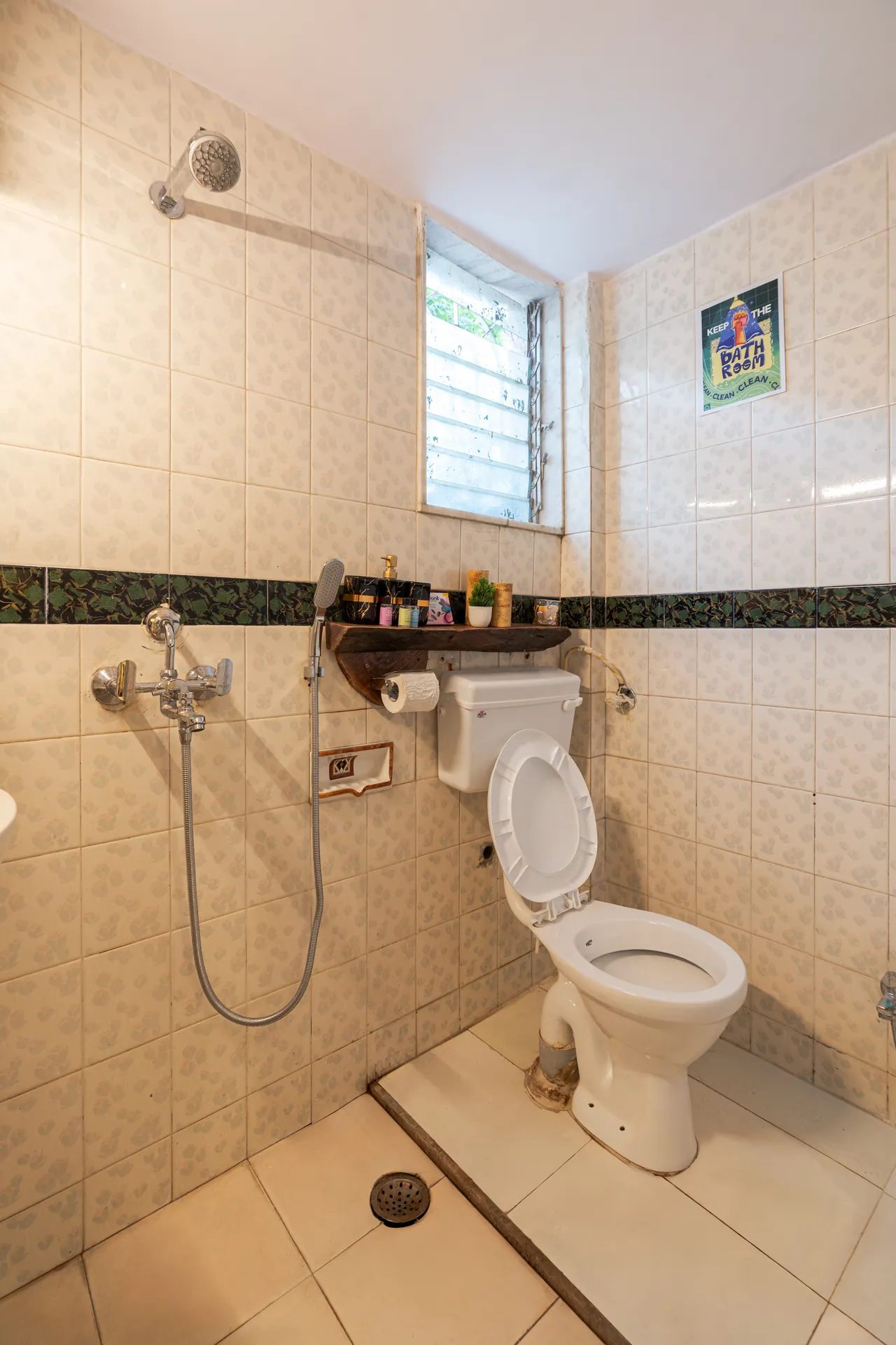 Soho Nest – 4BHK Wooden Retreat with Garden & Fountain — Third Bedroom