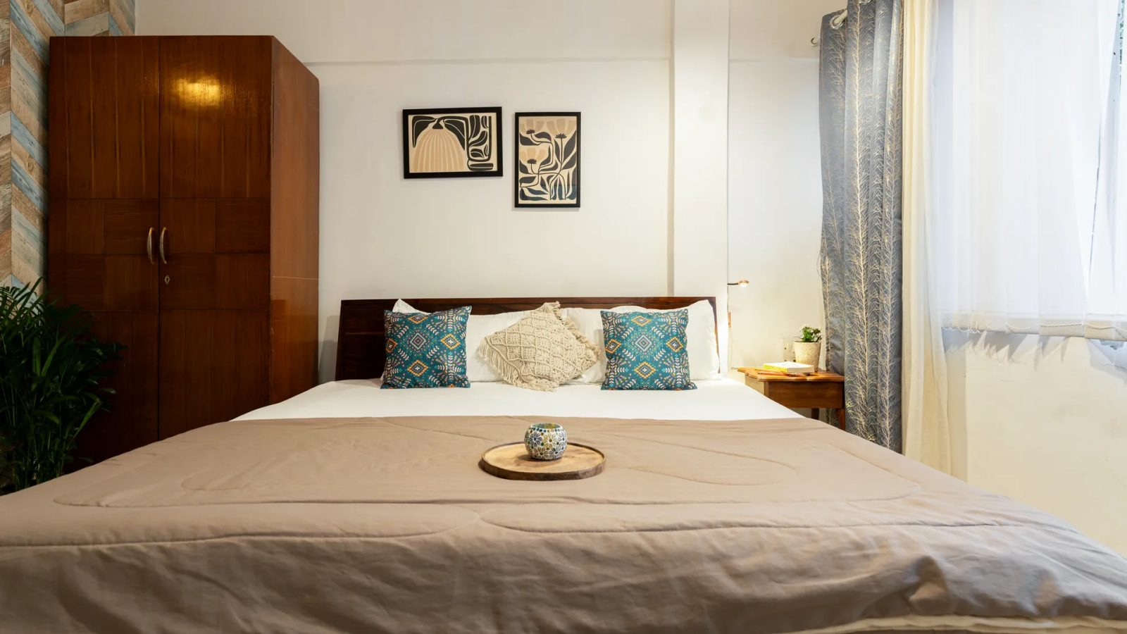 Bollywood Boulevard – 2BHK Home for Shoots in Andheri West — Bedrooms