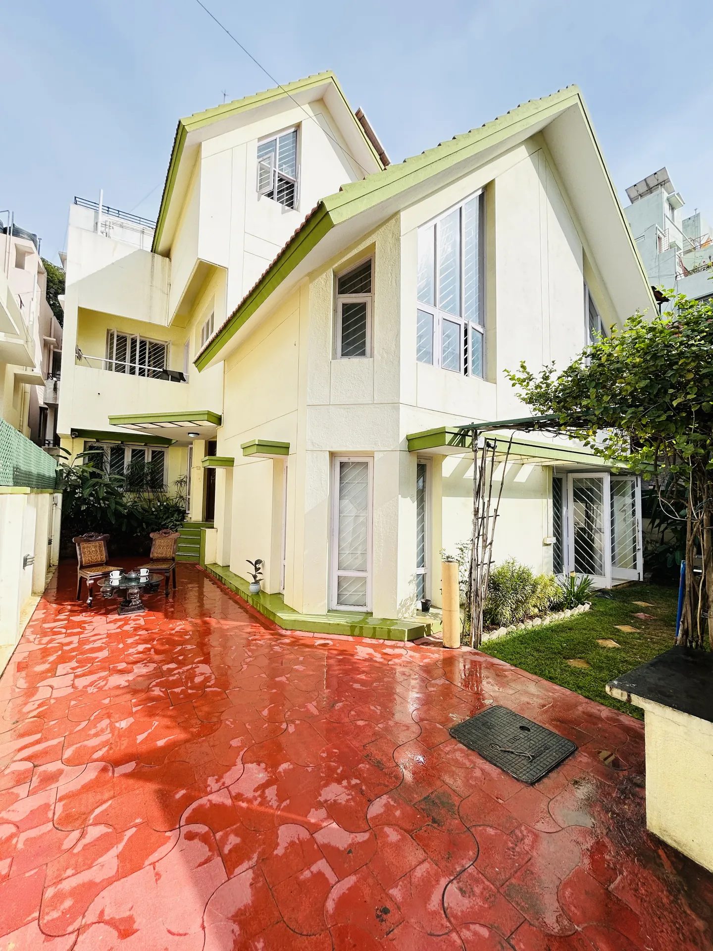 Garden Bliss – 3BHK Villa for Shoots in Koramangala — bliss-Entrance and Parking