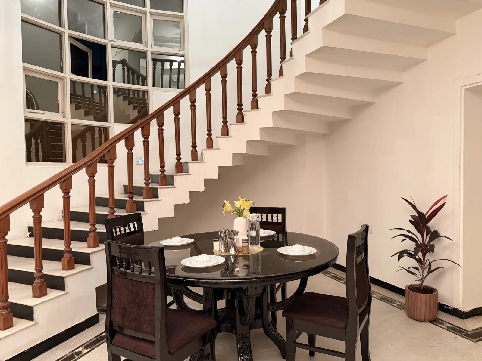 Deccan Escape – 4BHK Villa for Shoots in Madhapur — Dining