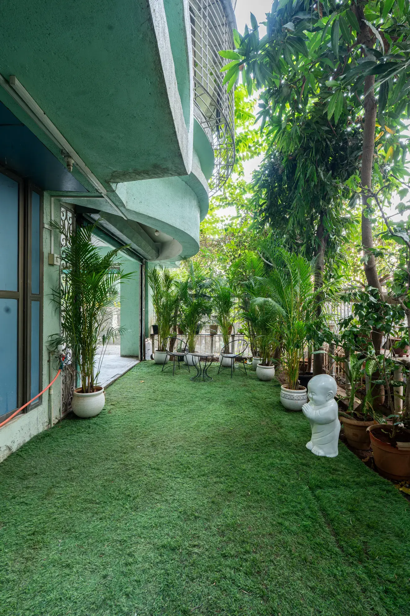 Bombay Breeze – 3BHK Modern Urban Villa — Lounge