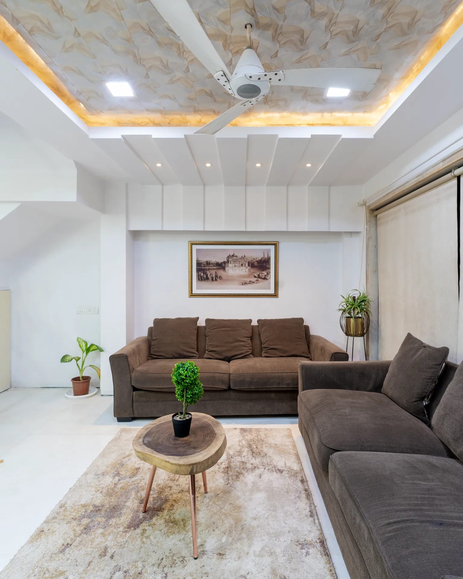Pearl Palace – 4BHK Villa for Shoots in Andheri West — palace-Living Area