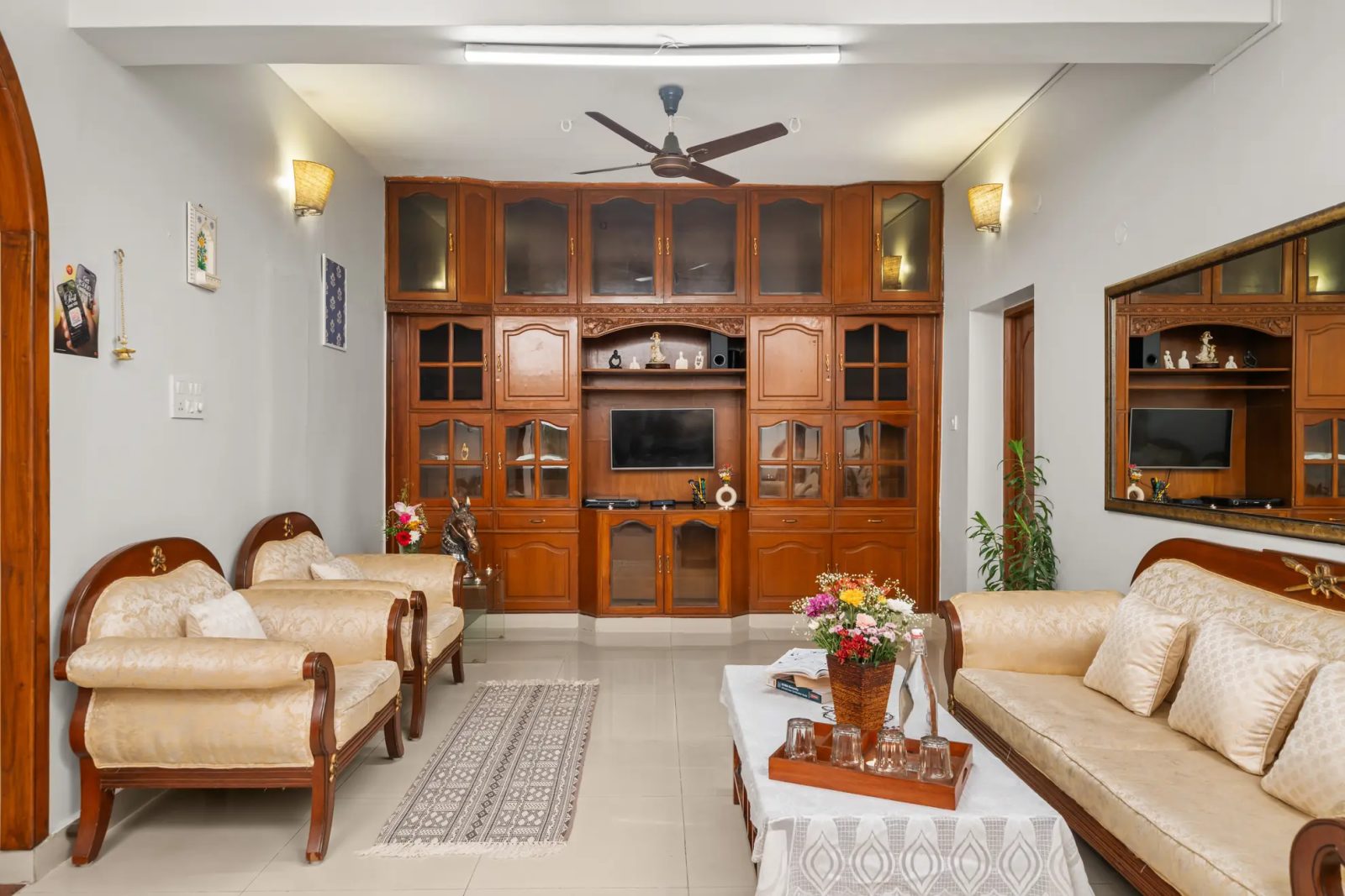 Vintage Haven – 5BHK Villa for Shoots in Indiranagar — Living Area