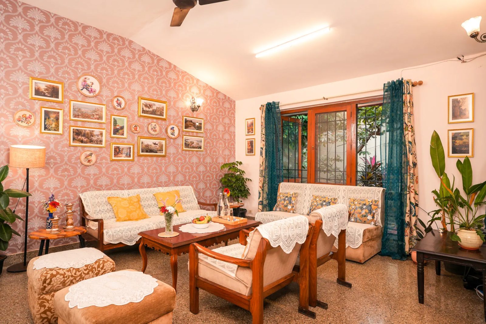 Cine Castle – 4BHK Villa for Shoots in Mg Road — Living Area