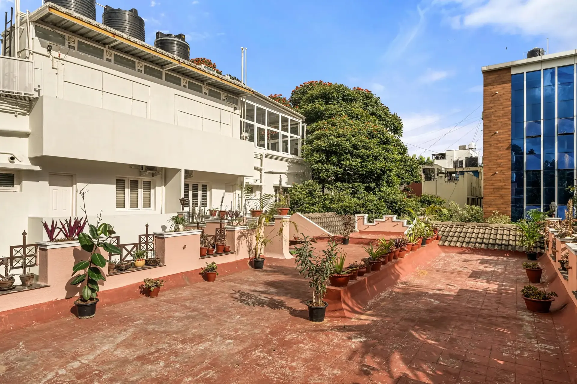 Heritage Haven – 5BHK Vintage Villa with Library — photo 3