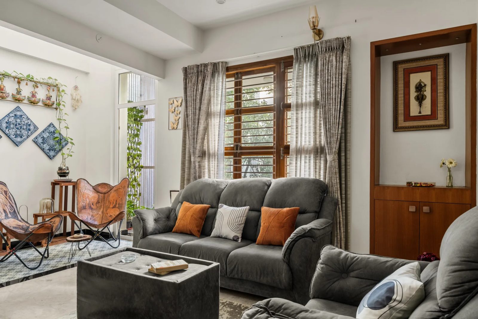 Gatsby Grandeur – 5BHK Villa for Shoots in JP Nagar — haven-Living Room