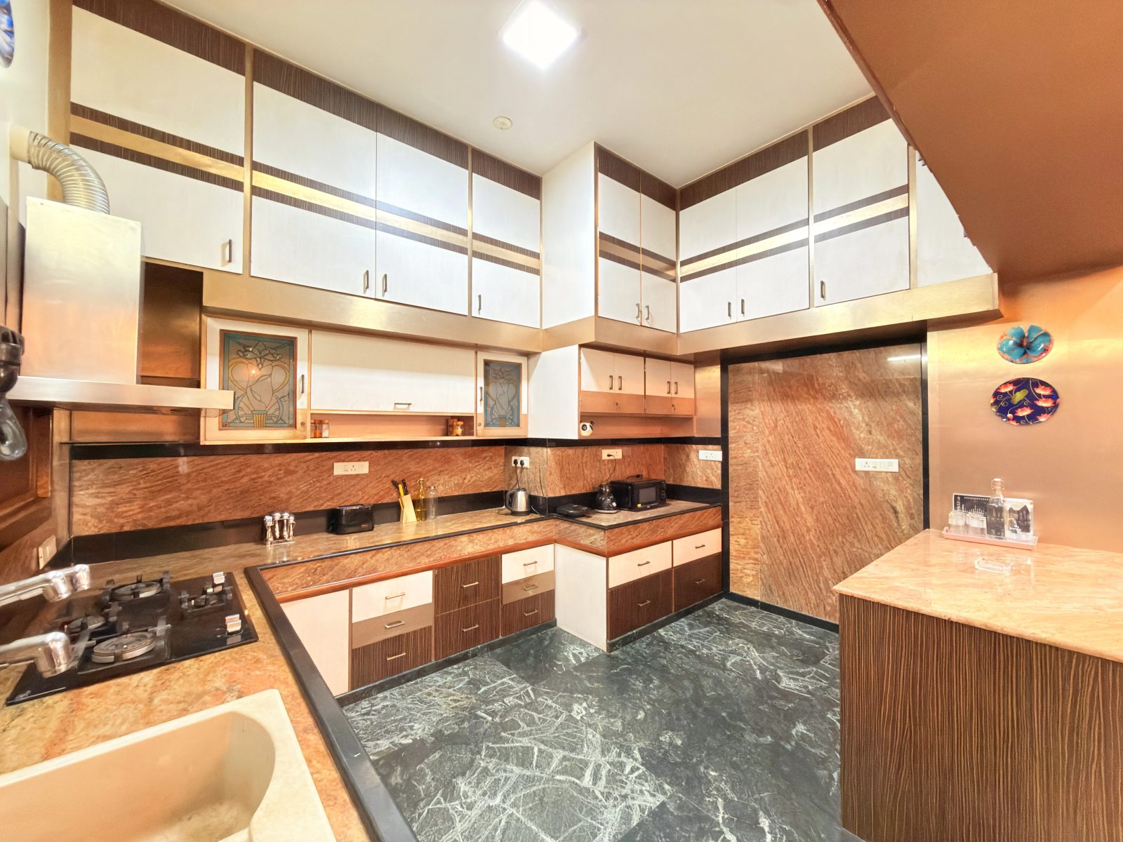 Wooden Whispers – 4BHK Villa for Shoots in Kammanahalli — Kitchen