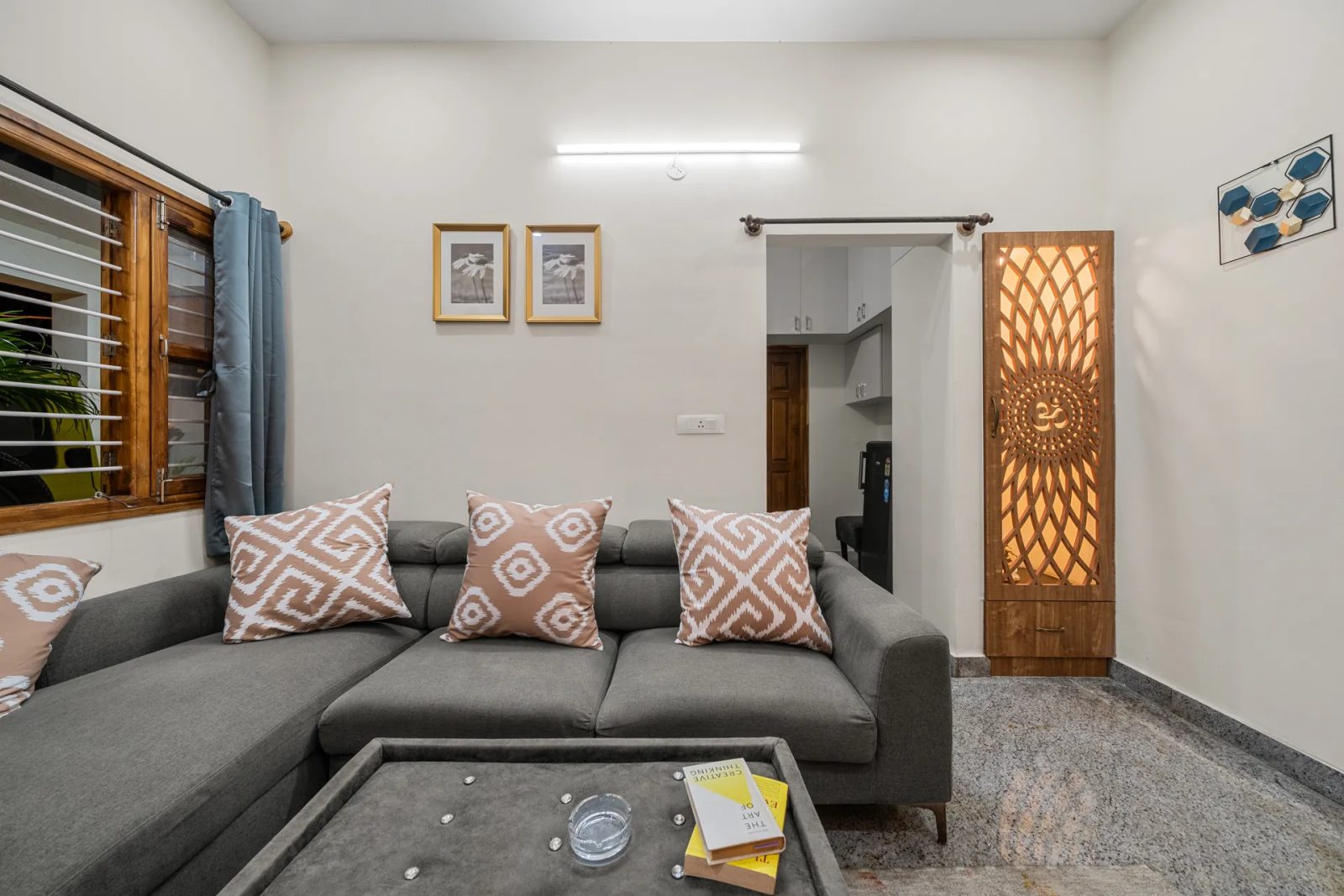 Gatsby Grandeur – 5BHK Villa for Shoots in JP Nagar — haven-Entry Lounge