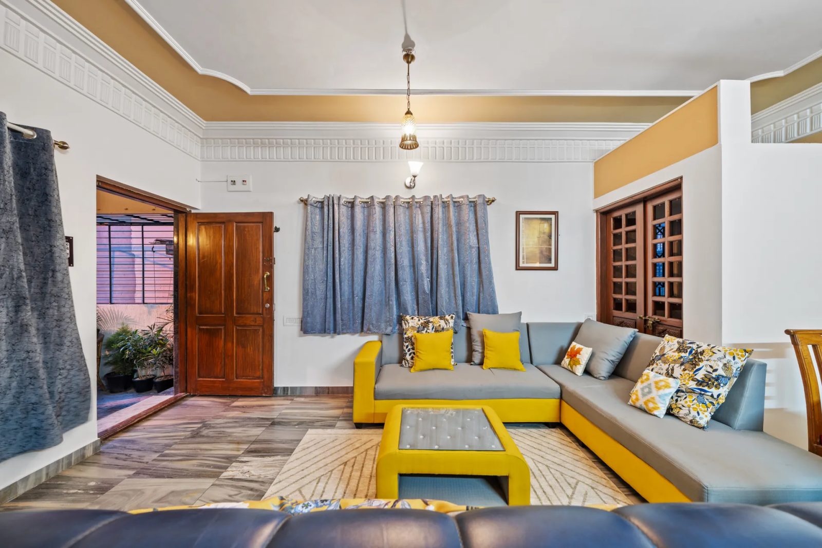 Classic Charm – 4BHK Villa for Shoots in Koramangala — charm-Living Area