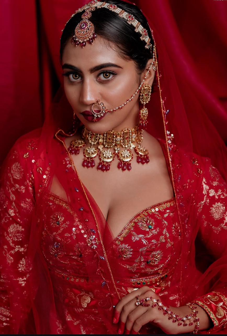 Malavika Valloli - Model Portfolio Photo 1