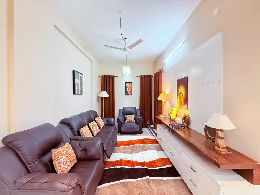 Lagoon Luxe – 4BHK Luxury Villa with Rooftop Pool — Lounge