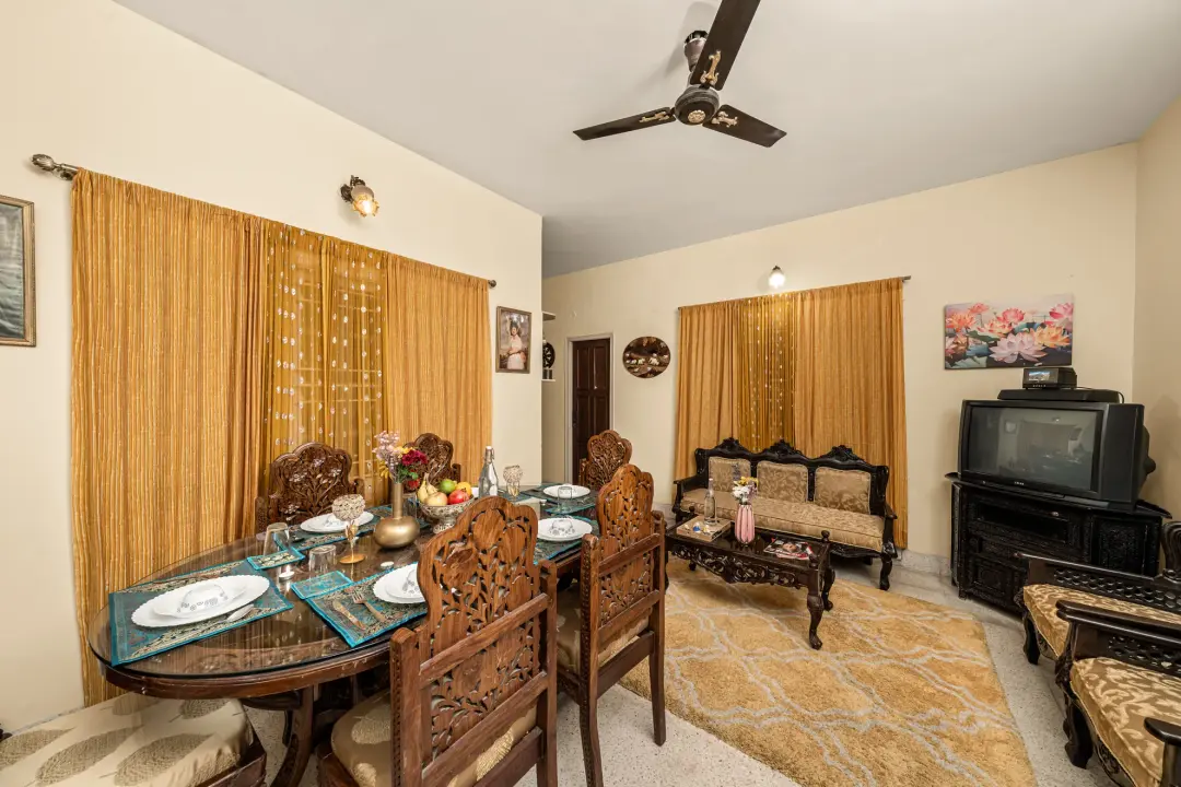 Heritage Haven – 5BHK Vintage Villa with Library — Lounge