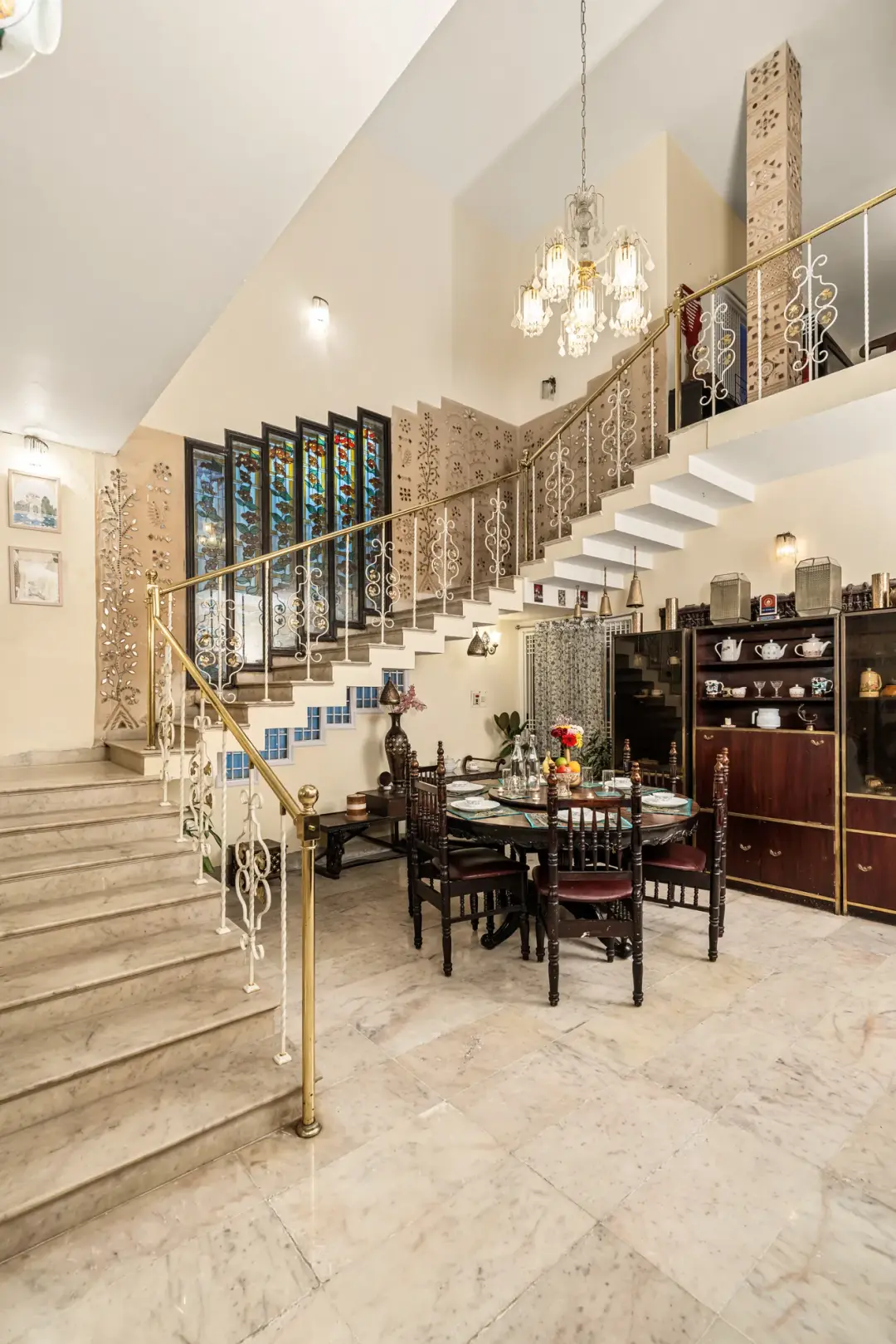 Heritage Haven – 5BHK Vintage Villa with Library — Dining Area
