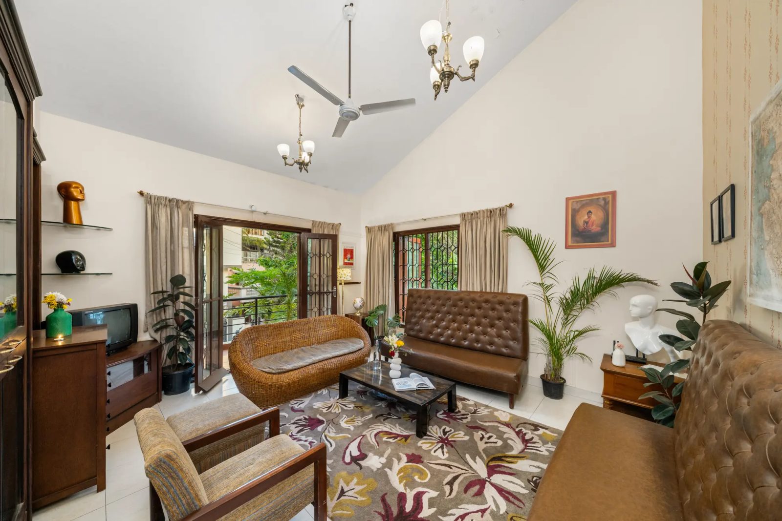 Mosaic Manor – 5BHK Villa for Shoots in BTM Layout — Lounge