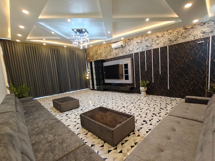 Grand - Luxury 3BHK Bungalow with Game Room and Jacuzzi ( 6 ) — Open Game Room with Snooker Table